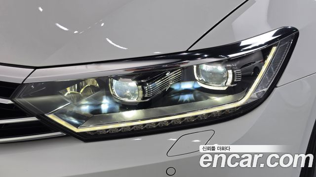 Volkswagen Passat GT (B8) 2.0 TDI Prestige 2018 — фото 22