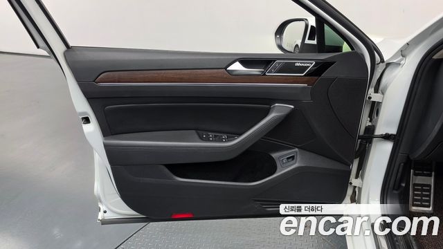 Volkswagen Passat GT (B8) 2.0 TDI Prestige 2018 — фото 24