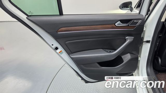 Volkswagen Passat GT (B8) 2.0 TDI Prestige 2018 — фото 25