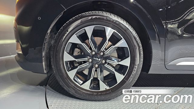 Kia Carnival (IV) Gasoline 9-Seater Signature 2023 — фото 5