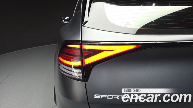 Kia Sportage Hybrid (V) 30Th Edition 4WD 2024 — фото 29