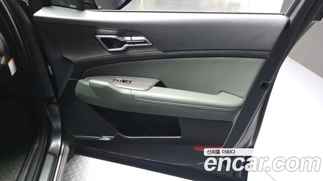 Kia Sportage Hybrid (V) 30Th Edition 4WD 2024 — фото 30
