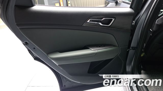 Kia Sportage Hybrid (V) 30Th Edition 4WD 2024 — фото 31