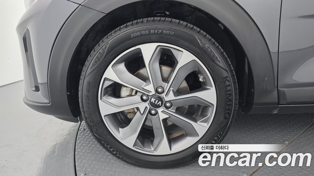 Kia Stonic 1.4 Prestige 2020 — фото 5