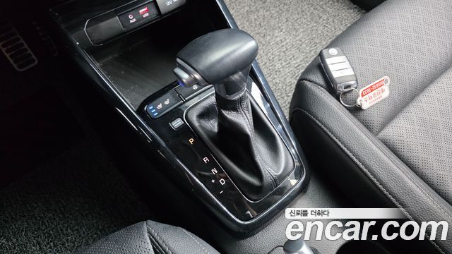 Kia Stonic 1.4 Prestige 2020 — фото 9