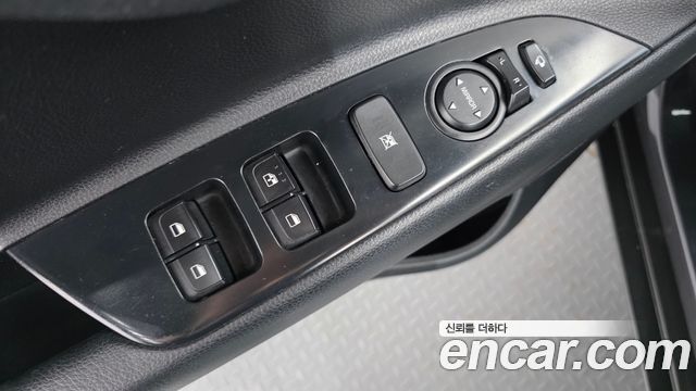 Kia Stonic 1.4 Prestige 2020 — фото 11