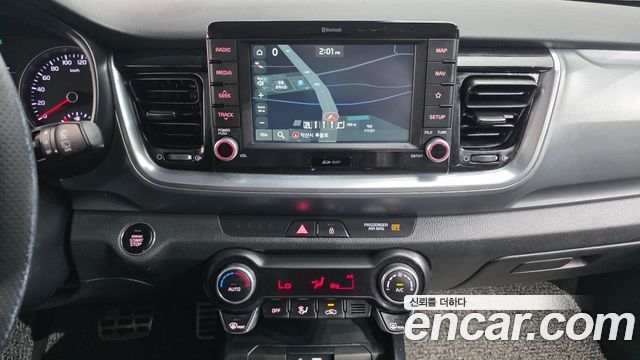 Kia Stonic 1.4 Prestige 2020 — фото 15