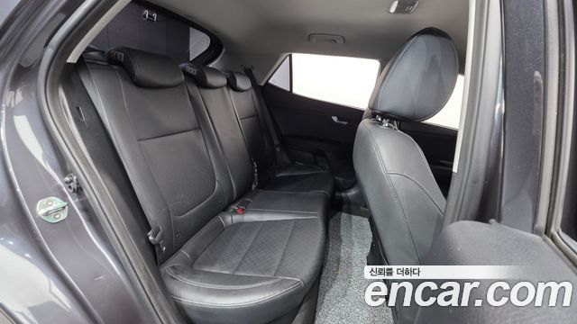 Kia Stonic 1.4 Prestige 2020 — фото 19