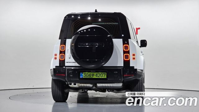 Land Rover Defender (L663) 110 D300 X-Dynamic HSE 2026 — фото 4