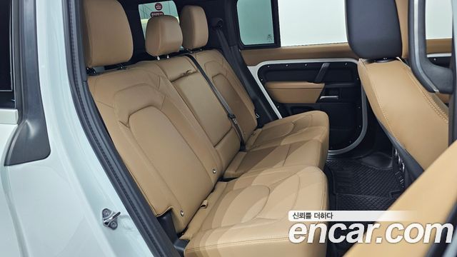 Land Rover Defender (L663) 110 D300 X-Dynamic HSE 2026 — фото 11