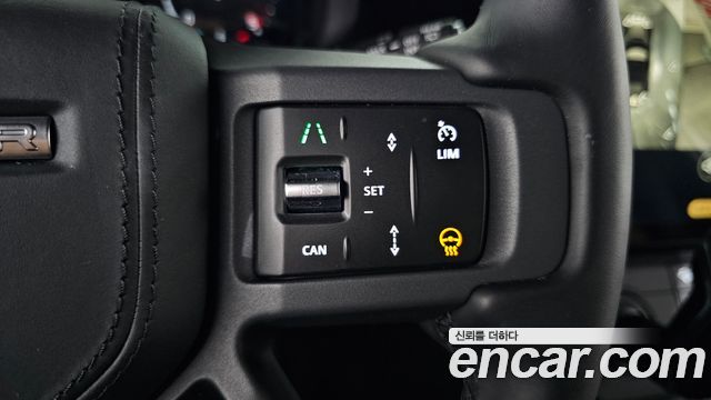 Land Rover Defender (L663) 110 D300 X-Dynamic HSE 2026 — фото 17