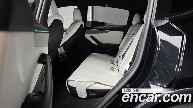 Tesla Model Y Premium RWD 2026 — фото 12
