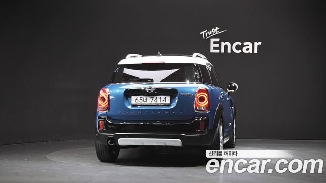 MINI Cooper D Countryman ALL4 2nd 2018 — фото 4