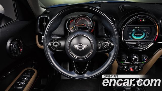 MINI Cooper D Countryman ALL4 2nd 2018 — фото 12