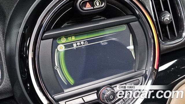 MINI Cooper D Countryman ALL4 2nd 2018 — фото 18