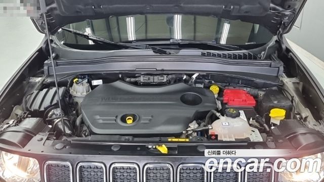 Jeep Renegade 1.6 Diesel Longitude 2020 — фото 6