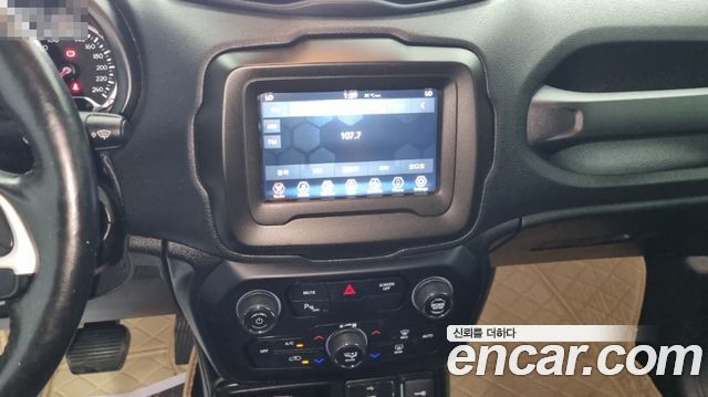 Jeep Renegade 1.6 Diesel Longitude 2020 — фото 16