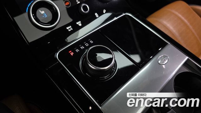Land Rover Range Rover Velar 3.0 D300 R-Dynamic HSE 2019 — фото 9