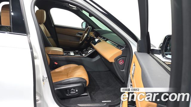 Land Rover Range Rover Velar 3.0 D300 R-Dynamic HSE 2019 — фото 11