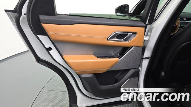 Land Rover Range Rover Velar 3.0 D300 R-Dynamic HSE 2019 — фото 25