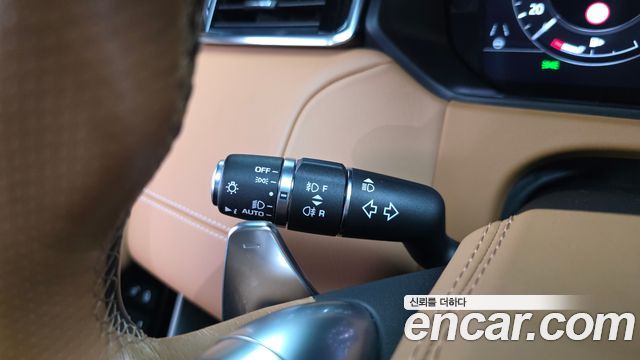 Land Rover Range Rover Velar 3.0 D300 R-Dynamic HSE 2019 — фото 32