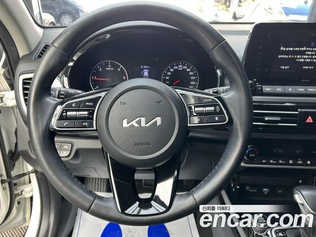 Kia Seltos Diesel 1.6 2WD Prestige 2022 — фото 16