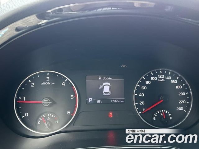 Kia Seltos Diesel 1.6 2WD Prestige 2022 — фото 17