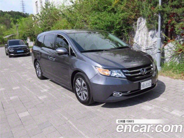 Honda Odyssey 3.5 4th 2016 — фото 2