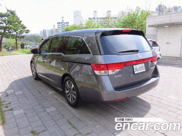 Honda Odyssey 3.5 4th 2016 — фото 4
