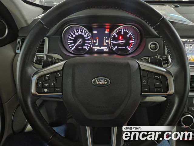 Land Rover Discovery Sport 2.0 TD4 SE 2016 — фото 17