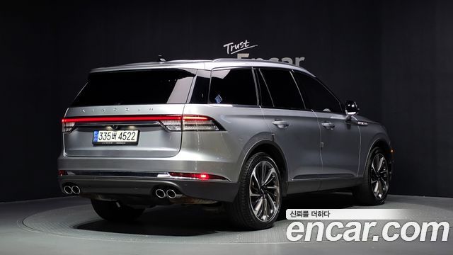 Lincoln Aviator (II) 3.0 Reserve  AWD 2021 — фото 2