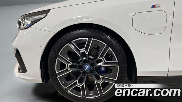 BMW 5 Series (G60) 530e xDrive M Sport 2025 — фото 5