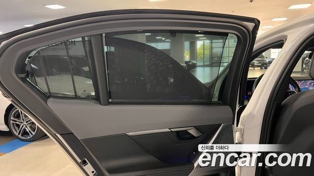 BMW 5 Series (G60) 530e xDrive M Sport 2025 — фото 23