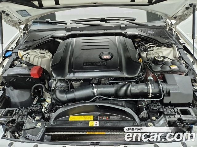 Jaguar XE 20d Prestige 2016 — фото 5