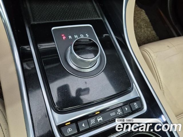 Jaguar XE 20d Prestige 2016 — фото 8