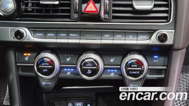 Genesis G70 2.0T AWD Supreme 2018 — фото 21