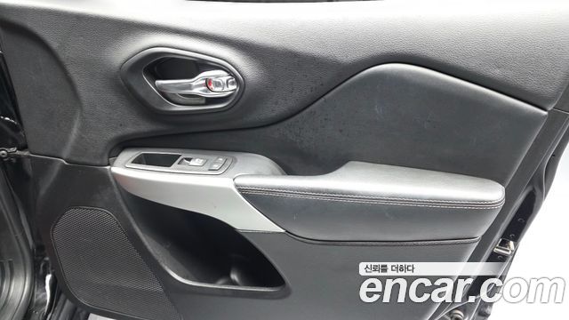Jeep Cherokee (KL) 2.4 Longitude AWD 2017 — фото 24