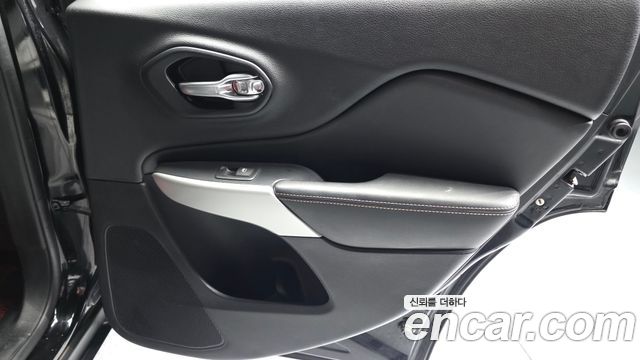 Jeep Cherokee (KL) 2.4 Longitude AWD 2017 — фото 25