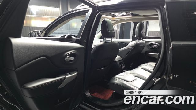 Jeep Cherokee (KL) 2.4 Longitude AWD 2017 — фото 26