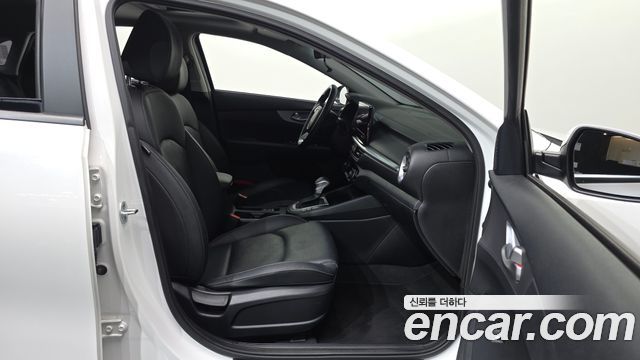 Kia K3 (II) 1.6 Prestige 2022 — фото 15