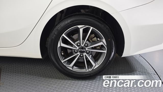 Kia K3 (II) 1.6 Prestige 2022 — фото 27