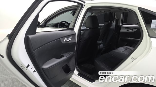 Kia K3 (II) 1.6 Prestige 2022 — фото 32