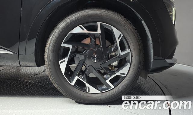 Kia Sportage (V) LPG 2.0 2WD Signature 2023 — фото 21