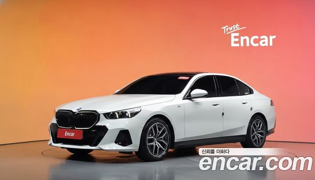 BMW 5 Series (G60) 520i M Sport 2025 — фото 1