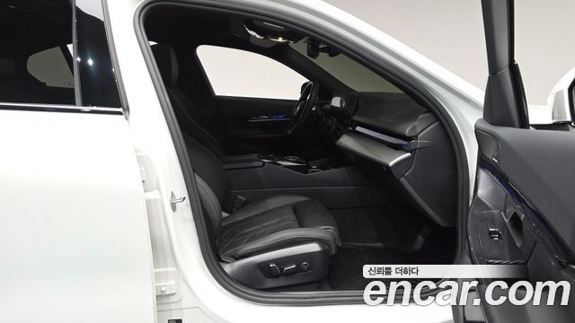 BMW 5 Series (G60) 520i M Sport 2025 — фото 26