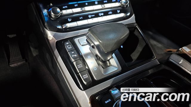 Genesis EQ900 3.8 GDI AWD Premium Luxury 2016 — фото 9