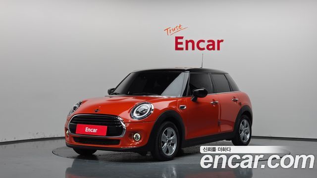 MINI Cooper 5Door Standard 3rd 2020 — фото 1