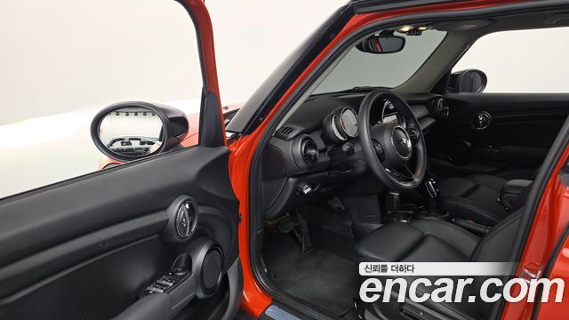 MINI Cooper 5Door Standard 3rd 2020 — фото 10