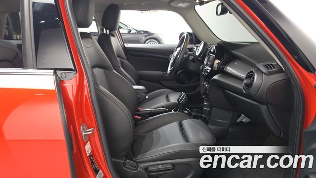 MINI Cooper 5Door Standard 3rd 2020 — фото 11