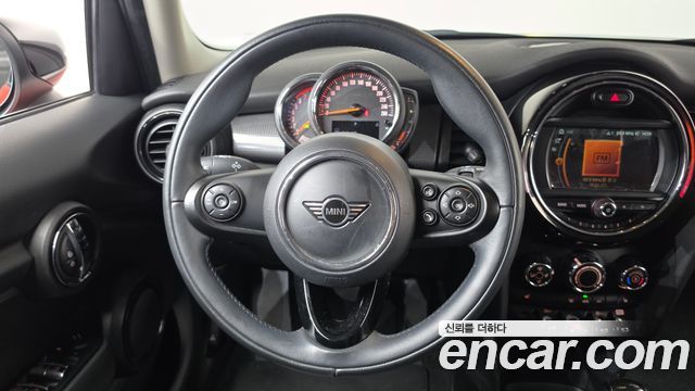 MINI Cooper 5Door Standard 3rd 2020 — фото 13